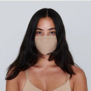 New! SKIMS SEAMLESS FACE MASK - Clay